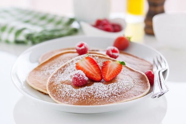 Yuk, Bikin Strawberry Pancake bersama Si Kecil
