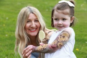 Wah, Gadis Kecil Ini Punya Tato di Lengan!