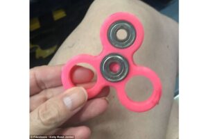 Fidget Spinner Bisa Membahayakan Anak, Waspada!