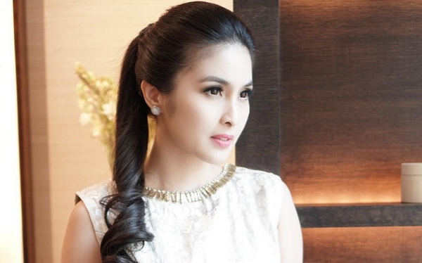 Selamat, Sandra Dewi Hamil Anak Pertama!