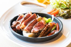 4 Alasan Daging Kurang Matang Dilarang untuk Ibu Hamil