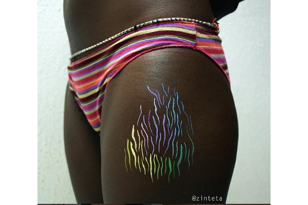 Wah Indahnya! Ibu Ini Ubah Strecth Mark Jadi Karya Seni