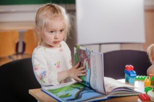 Yuk, Cek Perkembangan Kecerdasan Anak Usia 1-4 Tahun!