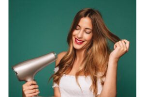 Amankah Mewarnai Rambut saat Hamil?