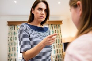 Ini Dampak Memukul Anak Bagi Masa Depannya!