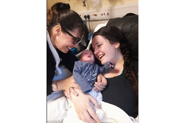 Koma saat Melahirkan, Ibu Ini Terbangun Merasa Usia 13