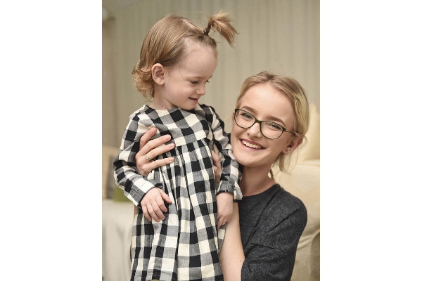 Balita Ini Hampir Buta karena Penyakit Langka