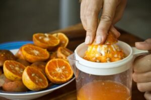 Hindari Jeruk dan Tomat pada MPASI Bayi 6 Bulan