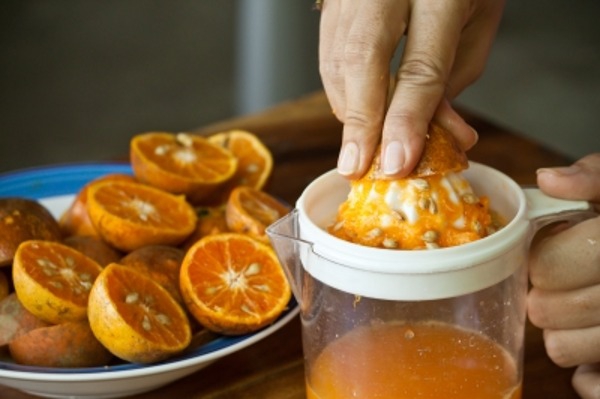 Hindari Jeruk dan Tomat pada MPASI Bayi 6 Bulan