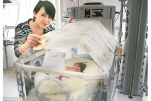 Wanita Ini Melahirkan Selama 75 Hari!