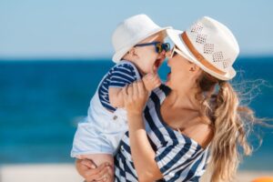 6 Tips Ampuh untuk Liburan Bersama Bayi