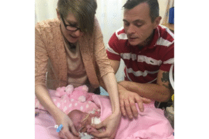 Bayi Lahir dengan Kondisi Jantung Berada di Luar Tubuh