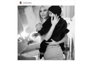 Anak Kim Kardashian Terkena Pneumonia