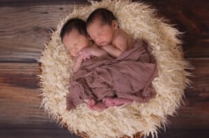 7 Tips Memberi Nama Bayi Kembar