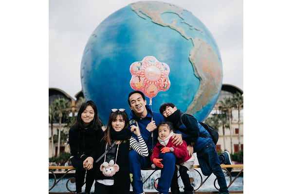 Anak Jet Lag? Atasi dengan Tips ala Joe Taslim, yuk!