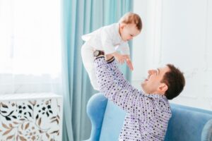 3 Persepsi yang Keliru Tentang Ibu/Ayah Rumah Tangga