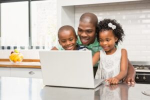 8 Tips Agar Bijak Menyikapi Anak Kecanduan Gadget