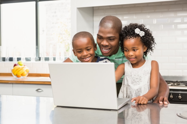 8 Tips Agar Bijak Menyikapi Anak Kecanduan Gadget