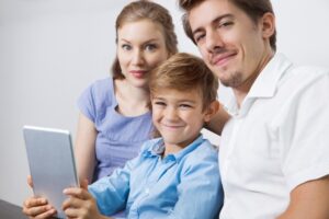 6 Tips Menjadi Orang Tua Bijak di Era Digital