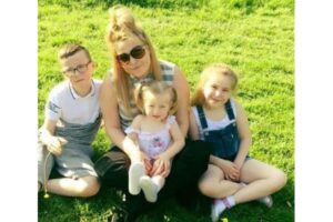 Patah Kedua Kaki, Ibu Ini Harus Ke Rumah Sakit Sendiri