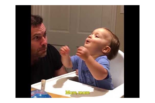 Video Viral! Duet Ayah dan Bayi Bernyanyi Bersama