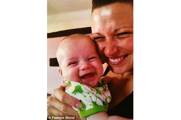 Salah Prediksi, Ibu Siapkan Serba Pink buat Anak Lelaki