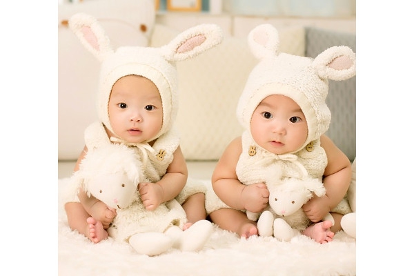 30 Nama untuk Bayi Kembar Perempuan