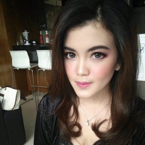 Intip Tania Putri ‘Kepompong’ yang Bangga Jadi Ibu, Yuk