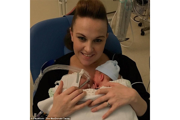 Kisah Inspiratif Seorang Ibu Memperjuangkan Bayi Kembar