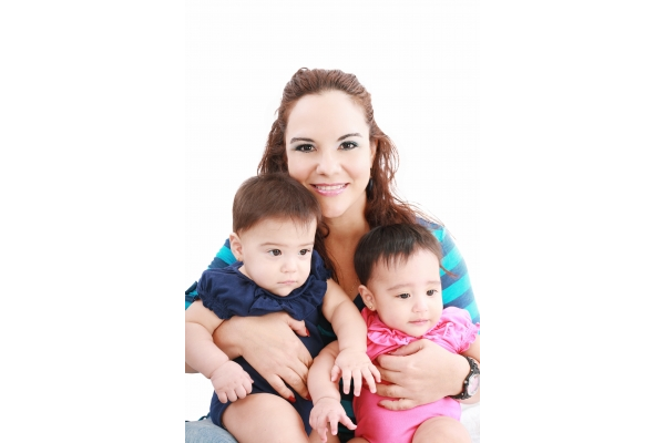 7 Tips Menyusui Anak Kembar