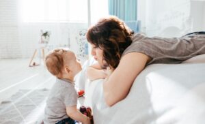 Ini Cara Menyelaraskan Gelombang Otak Anak dan Anda