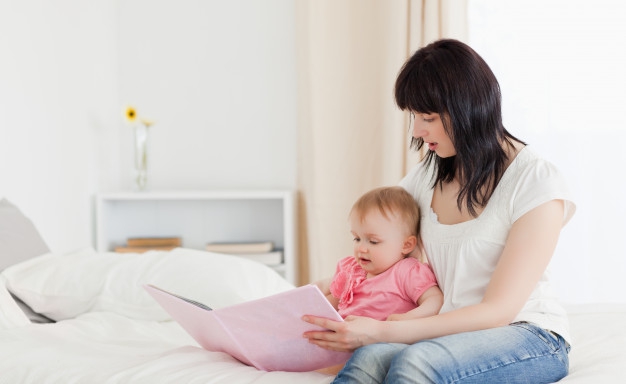 Tips Mengajarkan Dua Bahasa pada Si Kecil