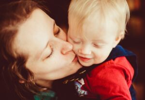 Dilarang Mencium Anak Di Bibir, Kenapa?