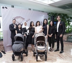 Stroller Bentuk Telur Ini Maksimalkan Kenyamanan Anak