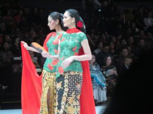 29 Tahun Berkarya, Anne Avantie Tampilkan 100 Rancangan