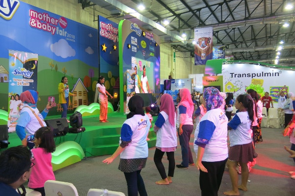 Serunya Bumil Belly Dance di M&#038;B Fair 2018