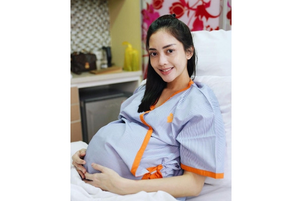 Ririn Dwi Ariyanti Melahirkan Putra Ketiga