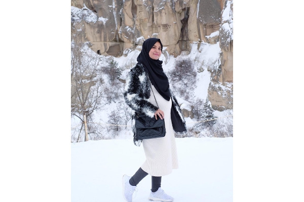 7 Artis Cantik Yang Menantikan Persalinan di 2018