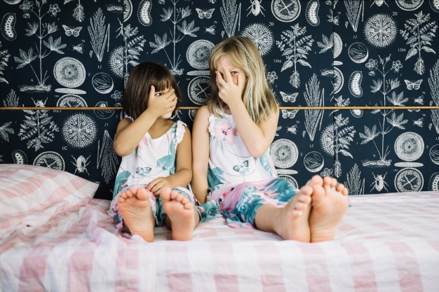 4 Cara Hindari Kecemburuan Kakak Pada Adiknya