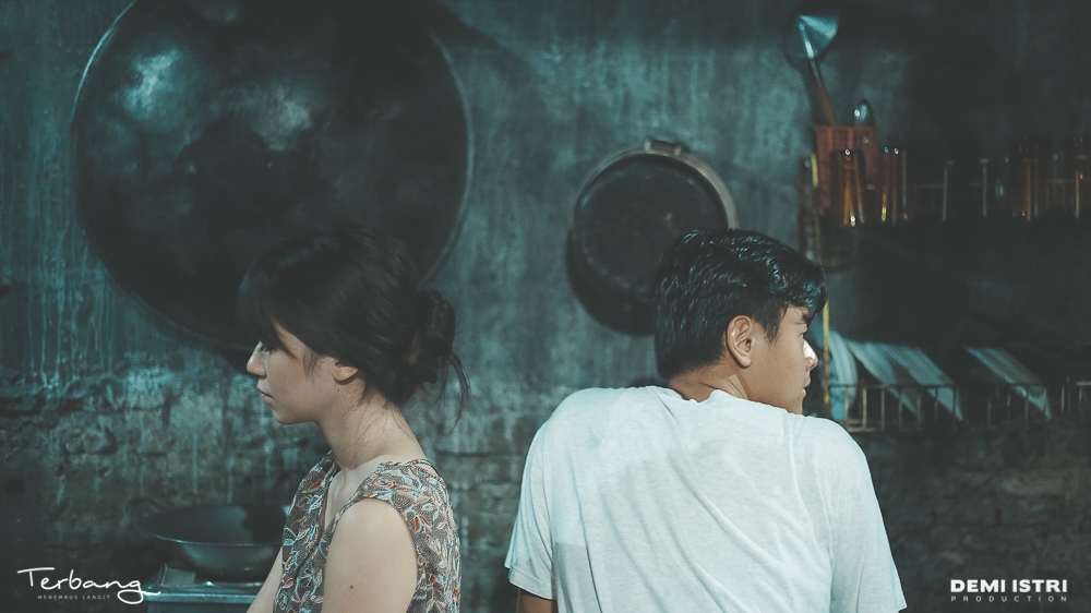 Terbang Menembus Langit: Kejar Mimpi Apapun Identitasmu