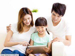 Cara Tepat Asuh Si Kecil di Era Digital