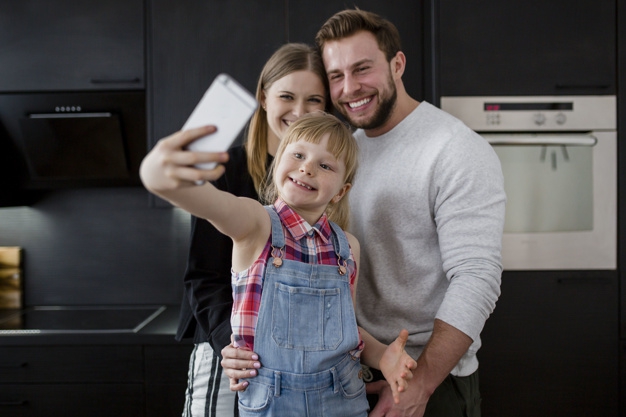 Bahaya ‘Sharenting’ Bagi Keamanan Anak