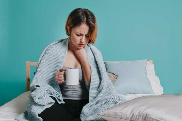 Tips Sembuhkan Sakit Tenggorokan Saat Hamil