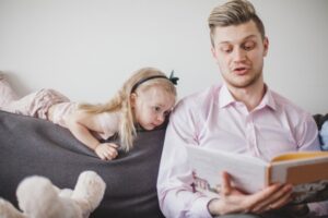 Manfaat Ayah Bacakan Cerita Untuk Anak