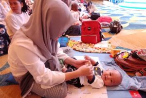 Gerakan Pijat Bayi Nasional Ajak Ibu Pijat Bayi Sendiri