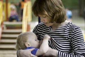 Ini Fungsi Prolaktin dan Oksitosin Untuk Kelancaran ASI