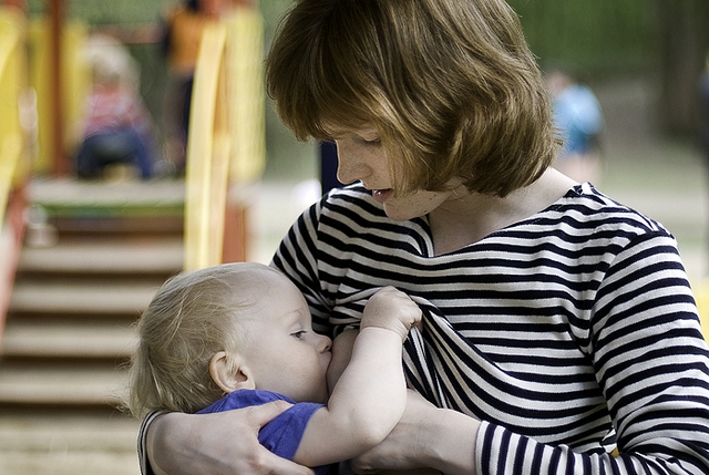 Ini Fungsi Prolaktin dan Oksitosin Untuk Kelancaran ASI