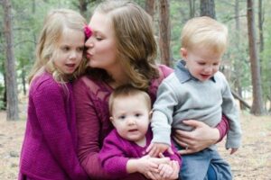 Balita Terjebak di Dalam Mesin Cuci yang Menyala