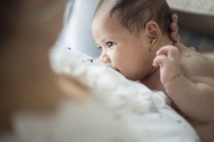 Moms, Ini Zat Penting Dalam ASI