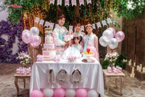 Rayakan 100 Hari, Cantiknya Putri Pertama Lee dan Moa